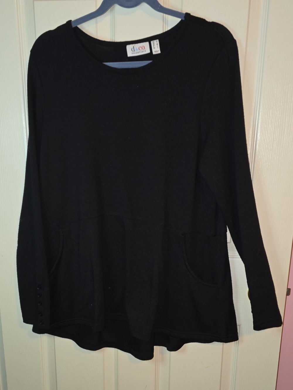 d.co Essentials Black Long Sleeve Pocket Tee